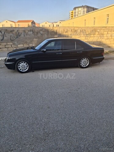 Mercedes E 270 2001, 437,000 km - 2.7 l - Bakı