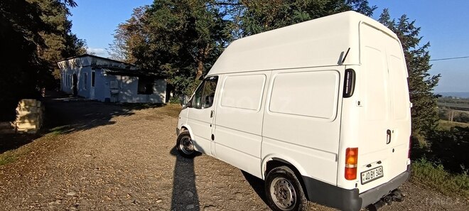 Ford Transit 2000, 325,005 km - 2.5 l - Quba