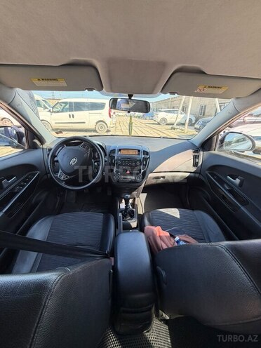 Kia  2008, 256,386 km - 1.6 l - Bakı