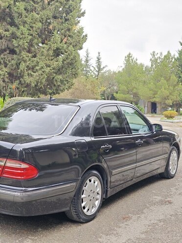 Mercedes E 220 2000, 573,000 km - 2.2 l - Bakı