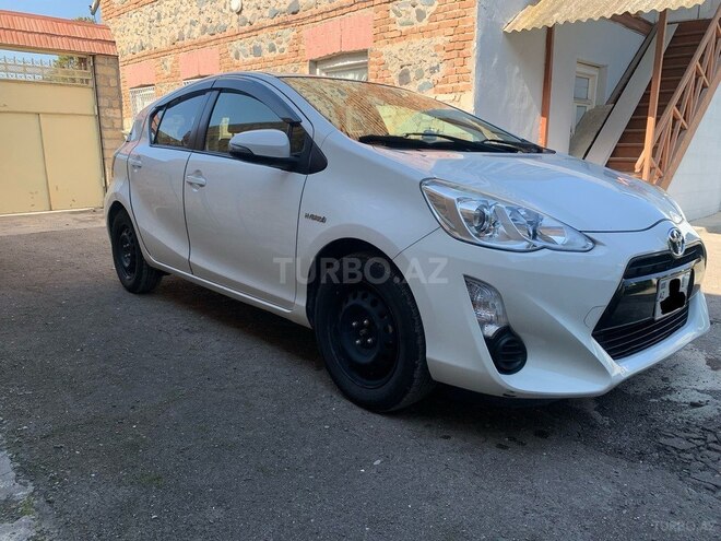 Toyota Aqua 2017, 150,000 km - 1.5 l - Gəncə