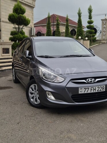 Hyundai Accent 2015, 280,000 km - 1.6 l - Astara