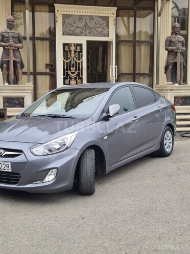 Hyundai Accent 2015, 280,000 km - 1.6 l - Astara