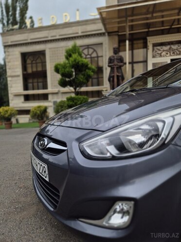 Hyundai Accent 2015, 280,000 km - 1.6 l - Astara