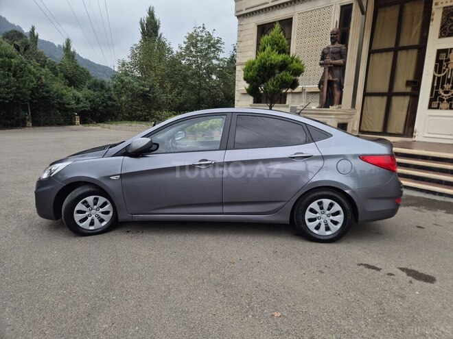 Hyundai Accent 2015, 280,000 km - 1.6 l - Astara