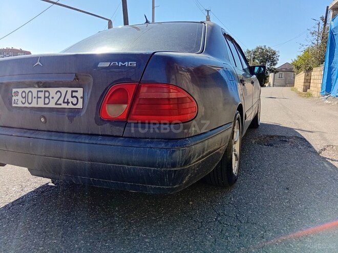 Mercedes E 230 1996, 300,000 km - 2.3 l - Qusar