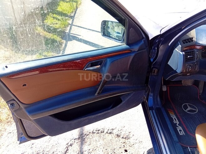 Mercedes E 230 1996, 300,000 km - 2.3 l - Qusar