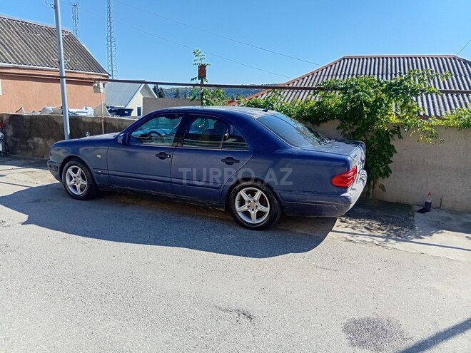 Mercedes E 230 1996, 300,000 km - 2.3 l - Qusar