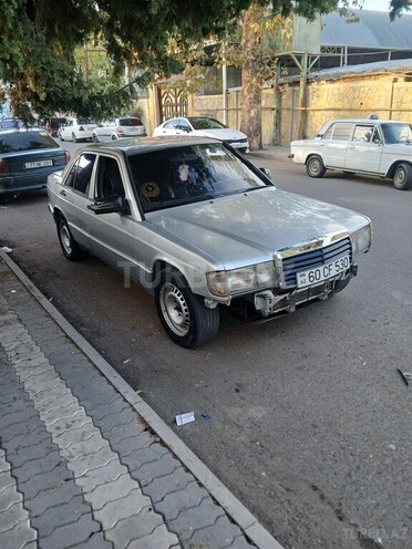 Mercedes 190 1990, 200,000 km - 2.0 l - Tovuz