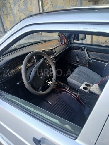 Mercedes 190 1990, 200,000 km - 2.0 l - Tovuz