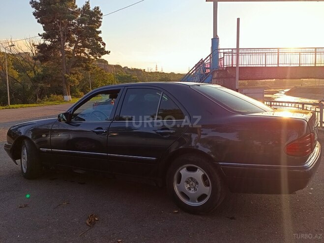 Mercedes E 230 1997, 419,000 km - 2.3 л - Quba