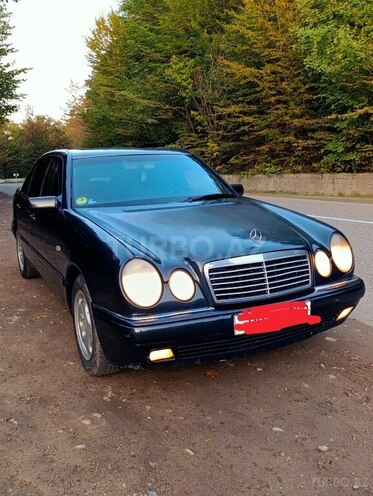 Mercedes E 230 1997, 419,000 km - 2.3 л - Quba