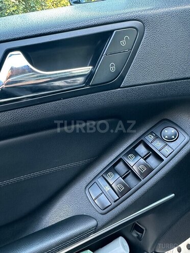 Mercedes ML 350 4MATIC 2011, 220,000 km - 3.5 l - Xaçmaz