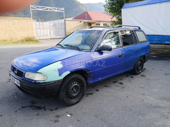 Opel Astra 1998, 200,000 km - 1.6 l - Zaqatala