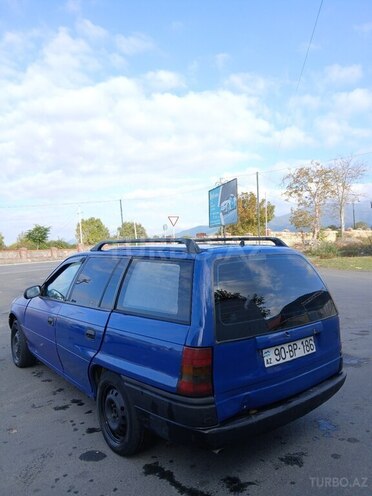 Opel Astra 1998, 200,000 km - 1.6 l - Zaqatala