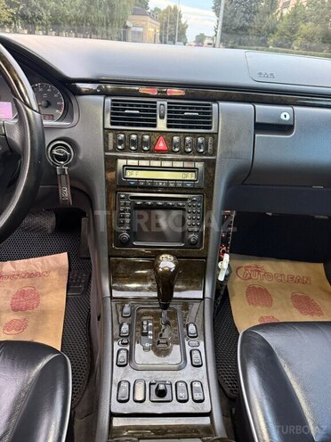 Mercedes E 320 2000, 138,616 km - 3.2 l - Masallı