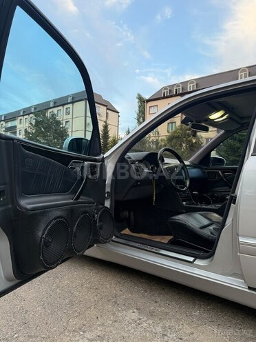 Mercedes E 320 2000, 138,616 km - 3.2 l - Masallı