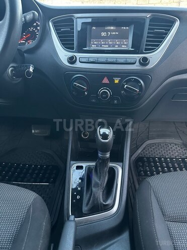 Hyundai Accent 2019, 173,809 km - 1.6 l - Bakı