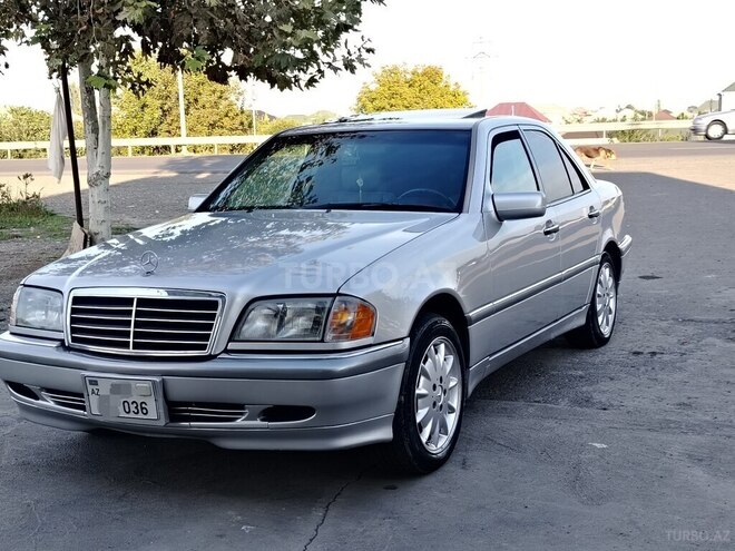 Mercedes C 230 2000, 242,000 km - 2.3 л - Bərdə