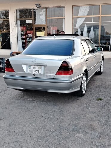 Mercedes C 230 2000, 242,000 km - 2.3 л - Bərdə