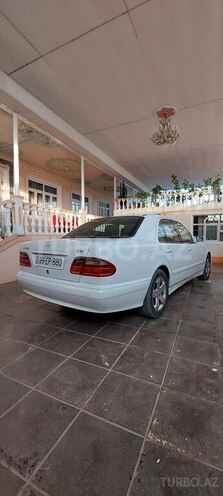 Mercedes E 220 2000, 409,000 km - 2.2 л - Şəmkir
