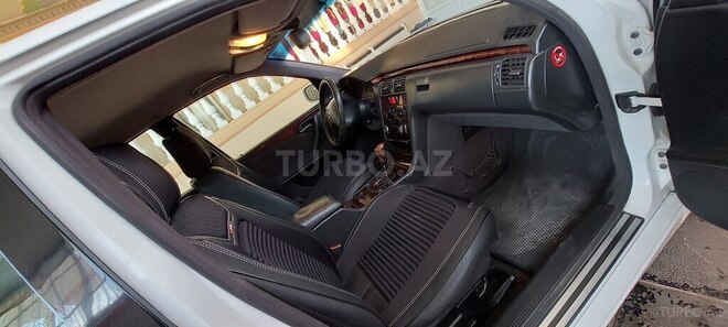 Mercedes E 220 2000, 409,000 km - 2.2 л - Şəmkir