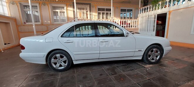 Mercedes E 220 2000, 409,000 km - 2.2 л - Şəmkir