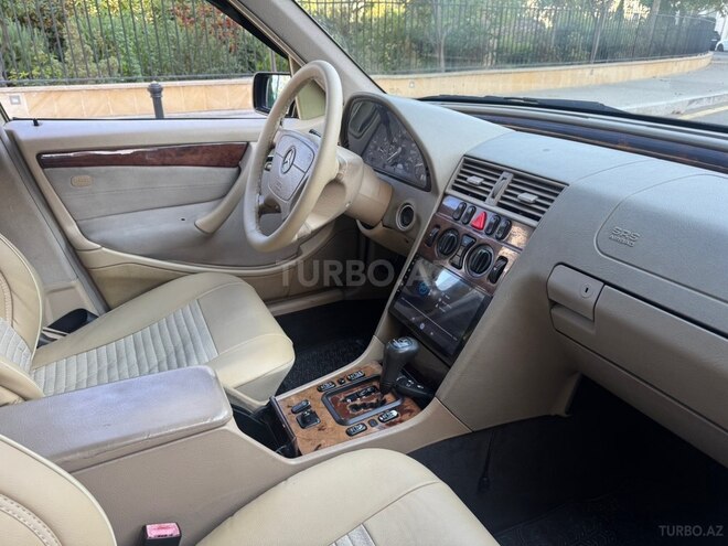 Mercedes C 200 1999, 129,658 km - 2.0 л - Bakı
