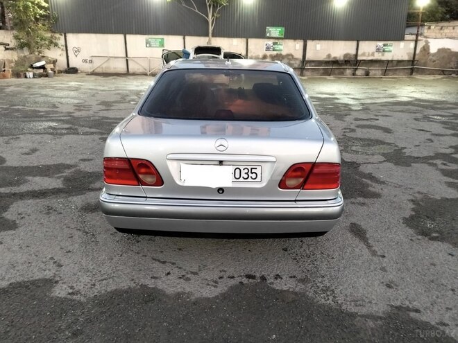 Mercedes E 240 1998, 363,000 km - 2.4 л - Bakı