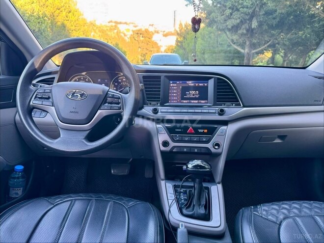 Hyundai Elantra 2017, 196,123 km - 2.0 l - Bakı