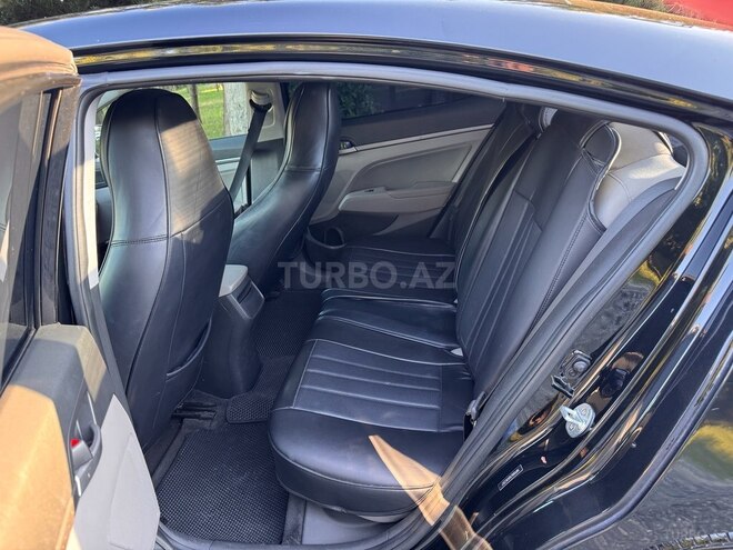 Hyundai Elantra 2017, 196,123 km - 2.0 l - Bakı