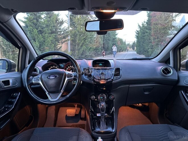 Ford Fiesta 2013, 140,000 km - 1.6 л - Bakı