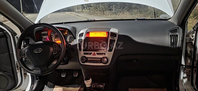 Kia  2008, 256,548 km - 1.6 l - Bakı