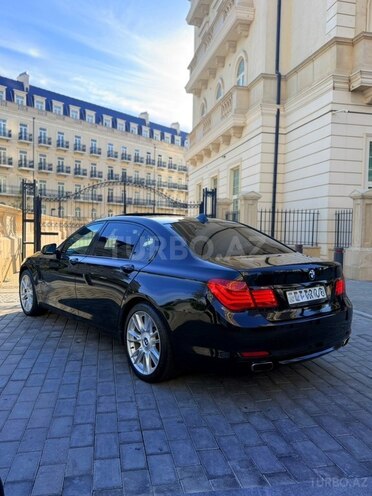 BMW 750 2011, 275,000 km - 4.4 l - Bakı