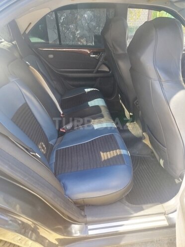 Mercedes E 240 1999, 284,854 km - 2.4 l - Bakı