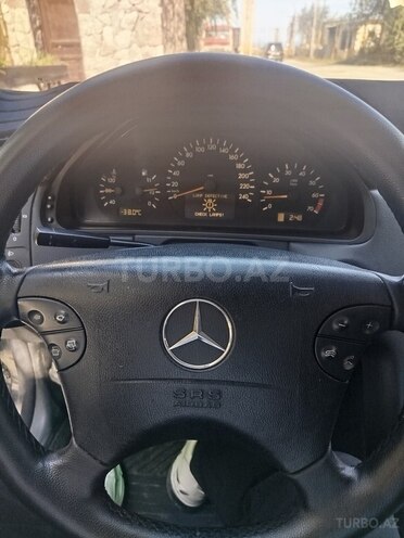 Mercedes E 240 1999, 284,854 km - 2.4 l - Bakı