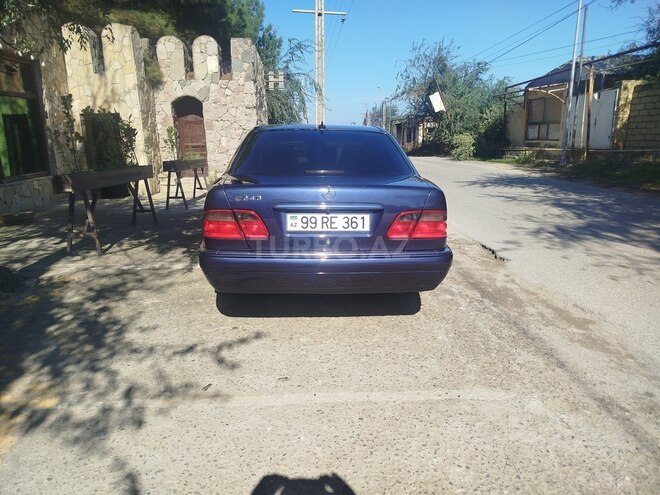 Mercedes E 240 1999, 284,854 km - 2.4 l - Bakı