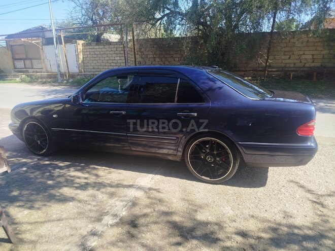 Mercedes E 240 1999, 284,854 km - 2.4 l - Bakı