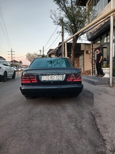 Mercedes E 320 1996, 250,000 km - 3.2 л - Bakı
