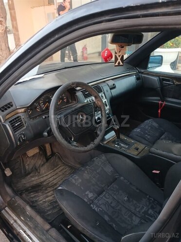 Mercedes E 320 1996, 250,000 km - 3.2 л - Bakı