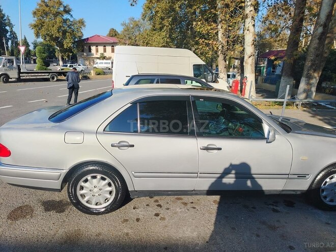 Mercedes E 240 1998, 326,582 km - 2.4 l - Göyçay