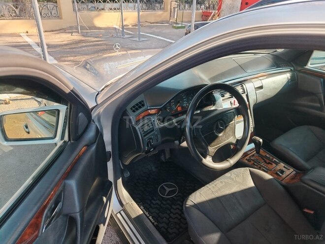 Mercedes E 240 1998, 326,582 km - 2.4 l - Göyçay