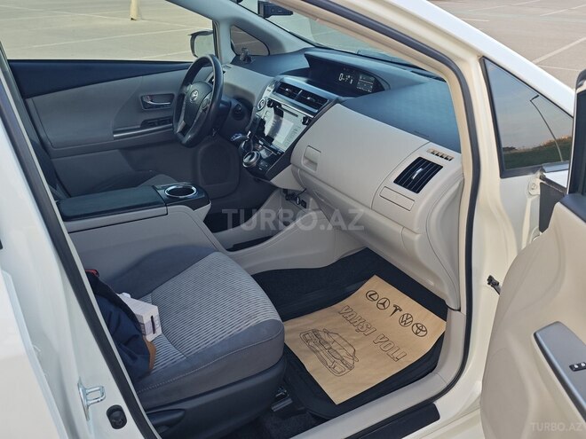 Toyota Prius V 2015, 231,746 km - 1.8 l - Bakı