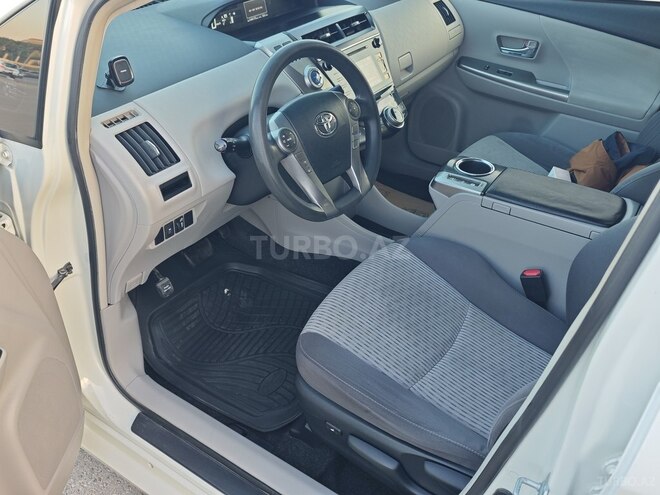 Toyota Prius V 2015, 231,746 km - 1.8 l - Bakı