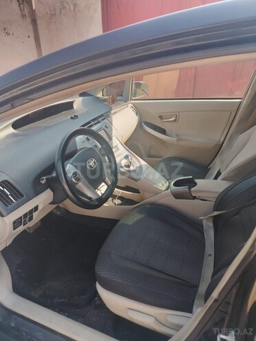 Toyota Prius 2015, 300,000 km - 1.8 l - Bakı