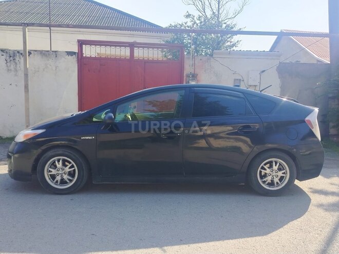 Toyota Prius 2015, 300,000 km - 1.8 l - Bakı