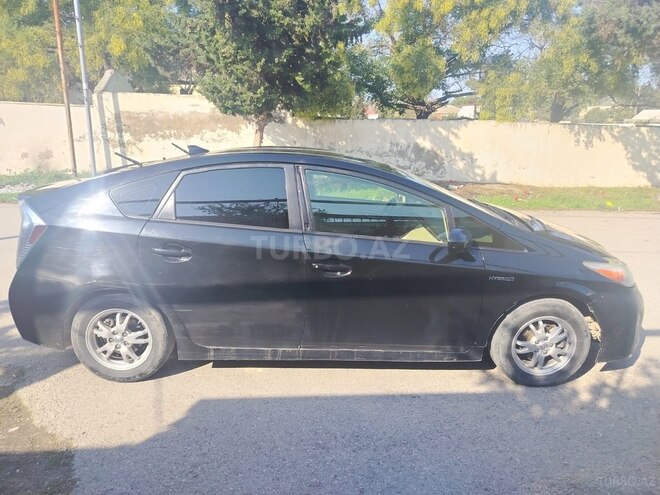 Toyota Prius 2015, 300,000 km - 1.8 l - Bakı