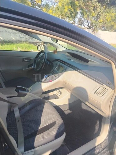 Toyota Prius 2015, 300,000 km - 1.8 l - Bakı