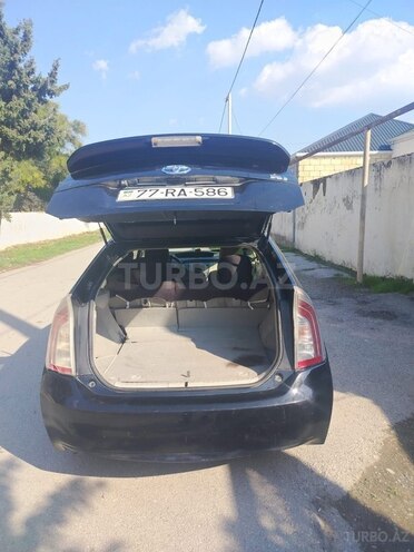 Toyota Prius 2015, 300,000 km - 1.8 l - Bakı