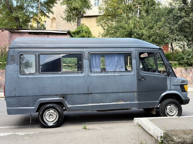 Mercedes 208 D 1992, 150,000 km - 2.9 l - Gəncə
